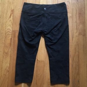 Lululemon size 8 Capri black leggings